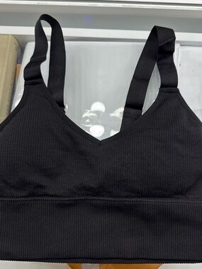 just be Ribbed V-Neck Seamless Bralette - Black